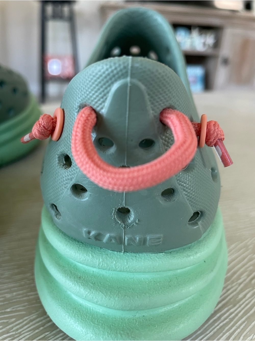 Kane Revive Shoes in Mint Green with Coral Pull Tabs.  Unisex Sizing M7 W9 - Picture 2 of 7